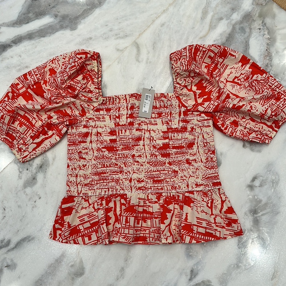 River Island Plus shirred puff sleeve print blouse in red - Picture 5 of 7